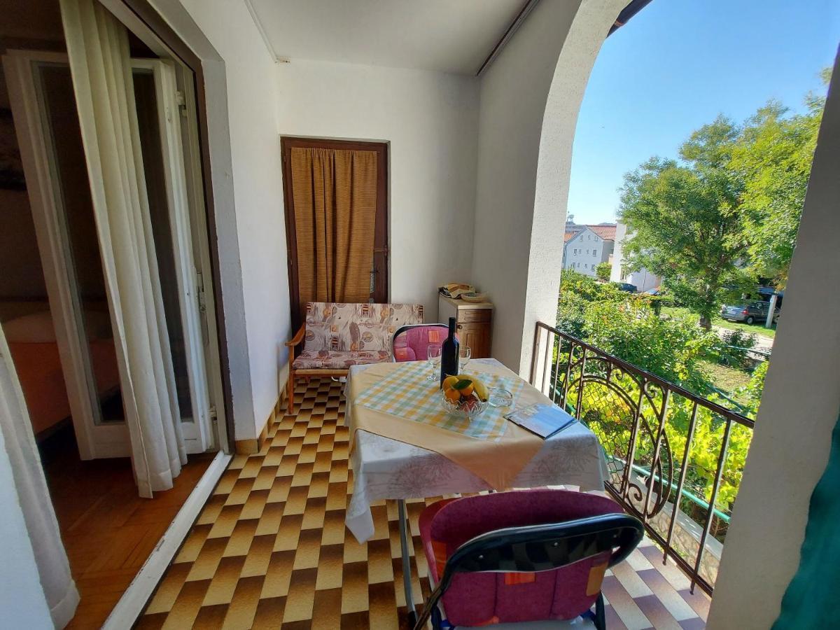 Apartments Fam Tomasic Baska  Exterior photo