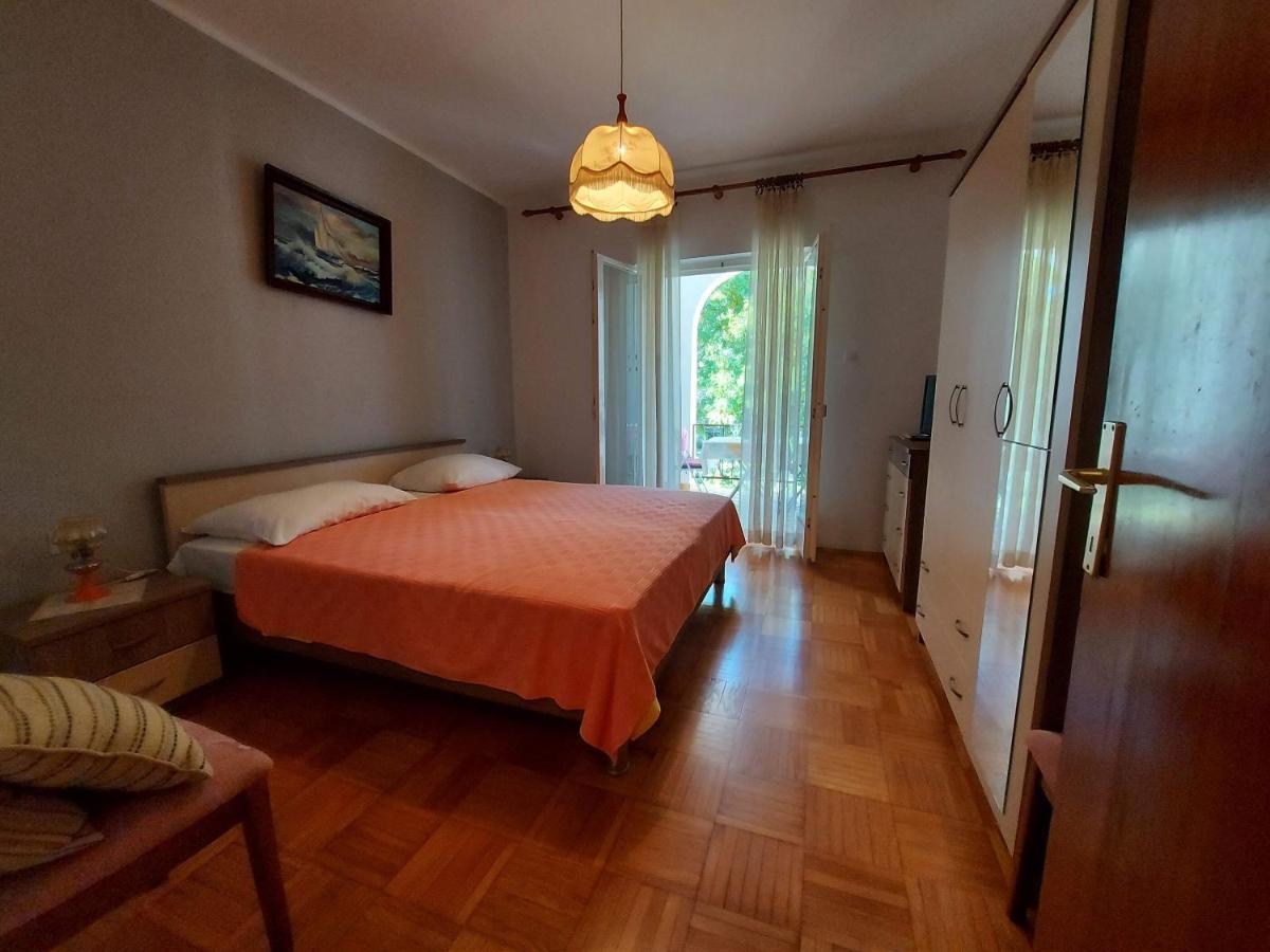 Apartments Fam Tomasic Baska  Exterior photo