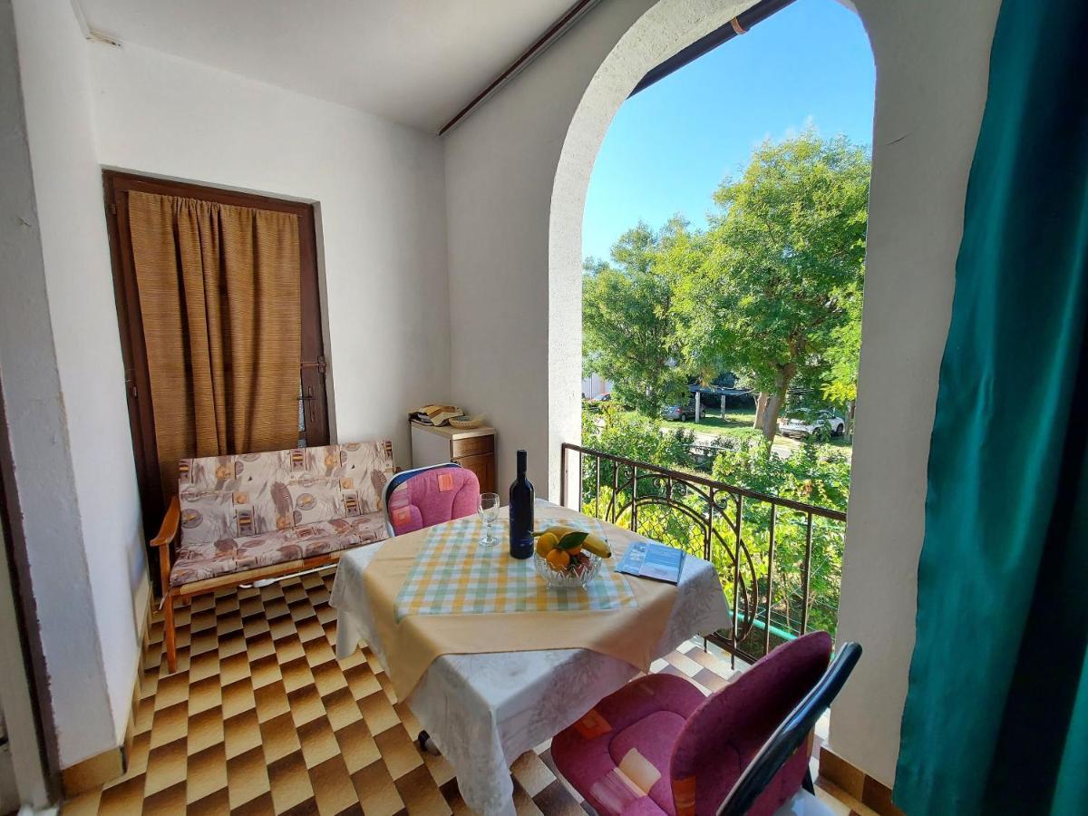 Apartments Fam Tomasic Baska  Exterior photo
