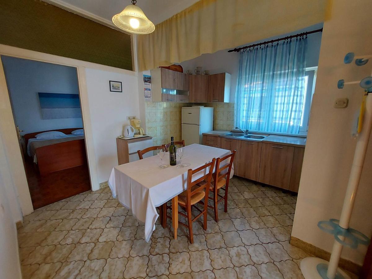 Apartments Fam Tomasic Baska  Exterior photo