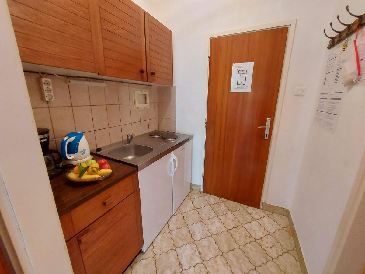 Apartments Fam Tomasic Baska  Exterior photo
